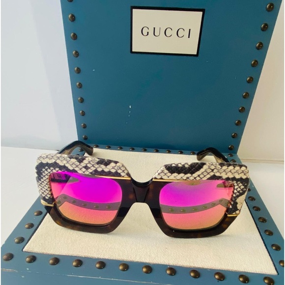 New Authentic- Gucci pink GG0484s 006 Oversized Square Sunglasses - Picture 2 of 16